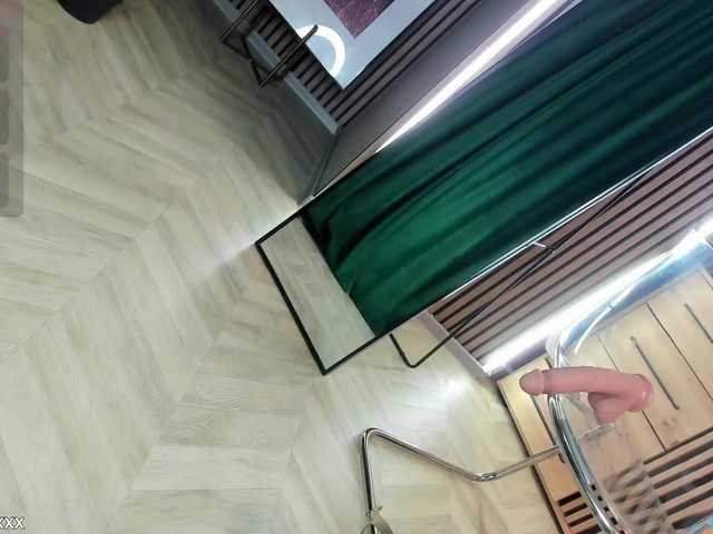 Accedi alla chat con il nickname DiamondJo DiamondJo