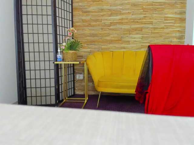 AishaRouhi webcam