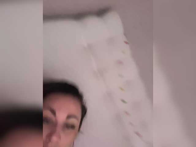 Vai a chattare su -Hennessy- -Hennessy-