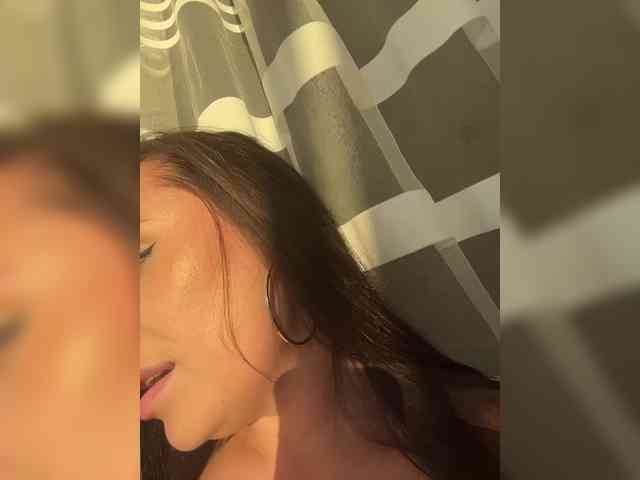 -Hennessy- webcam