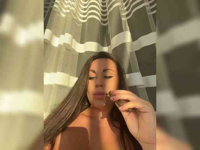 -Hennessy- webcam