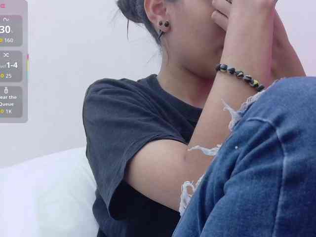 yourcuteneighbourr webcam