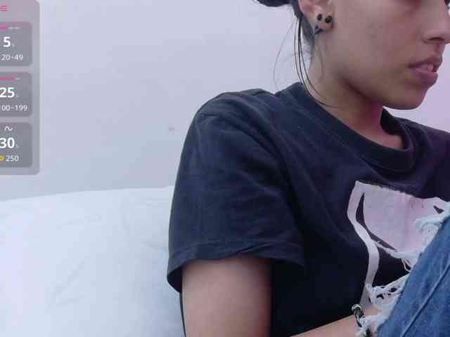 yourcuteneighbourr webcam
