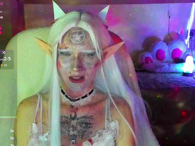 Elven1kiss webcam