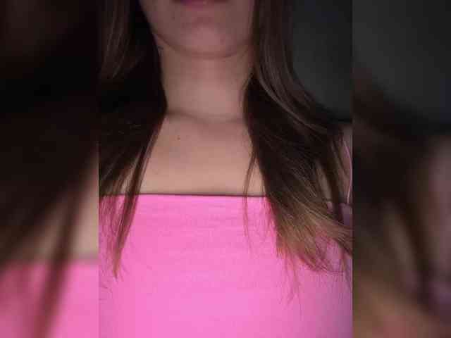 Kira5687 webcam