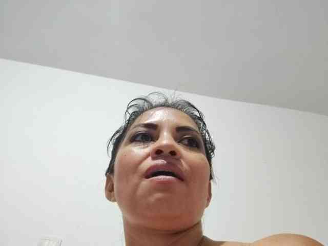 Naatashaa webcam