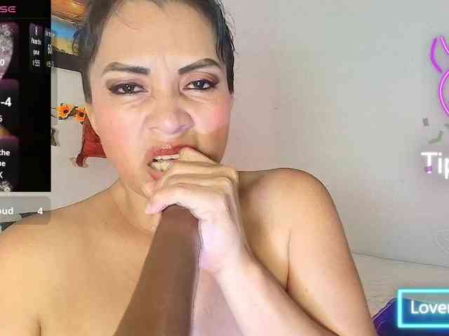 Naatashaa webcam