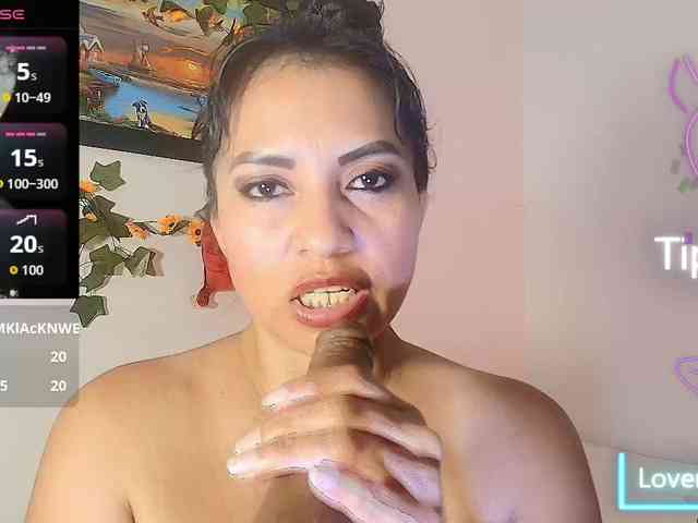Naatashaa webcam