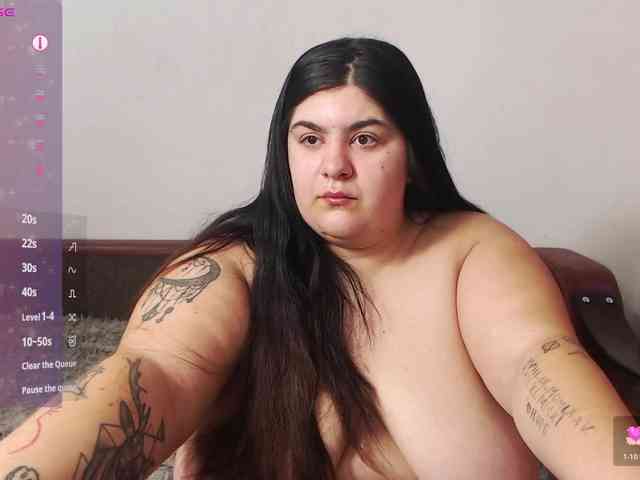 playful-allexys webcam