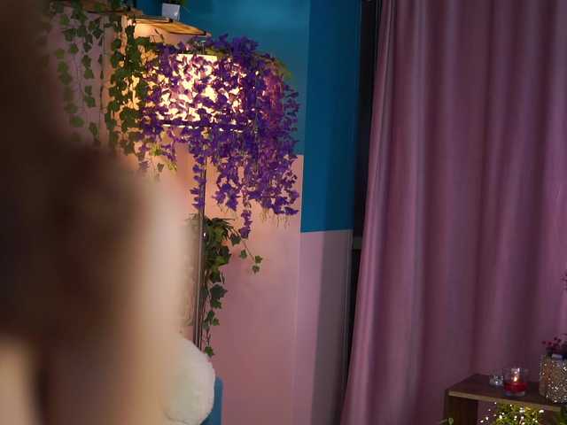 Accedi alla chat con il nickname TheAyana TheAyana