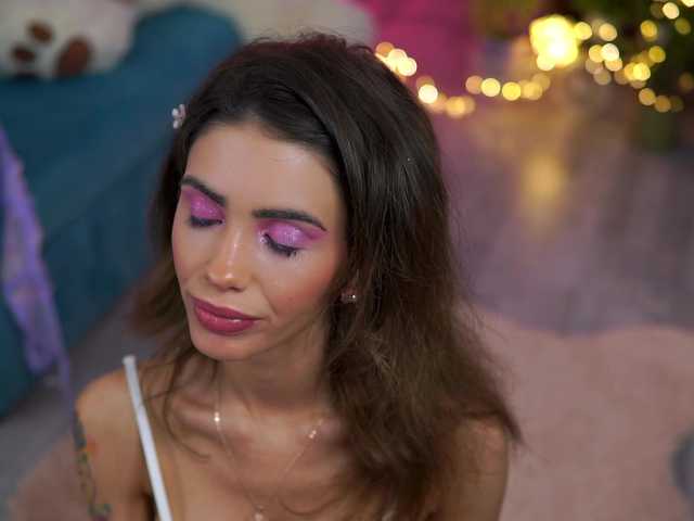 go to chat with TheAyana