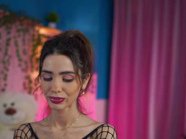 Accedi alla chat con il nickname TheAyana TheAyana