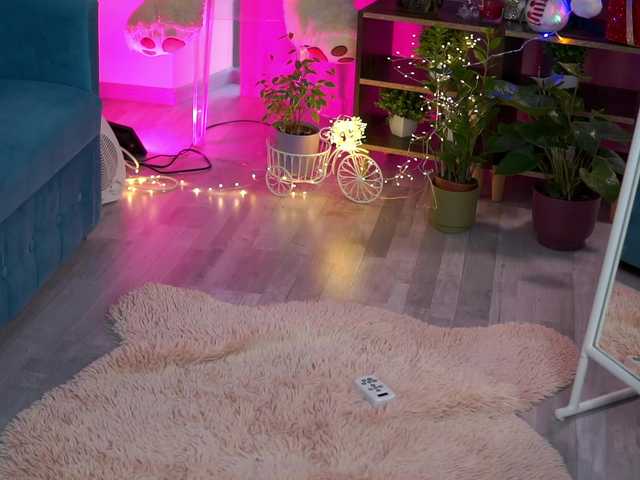 go to chat with TheAyana