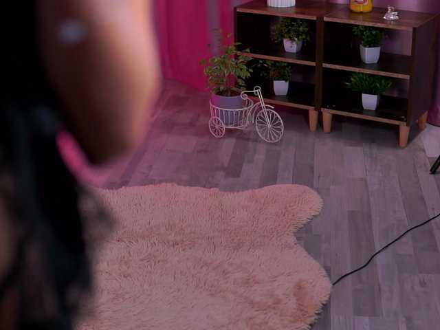 Vai a chattare su TheAyana TheAyana