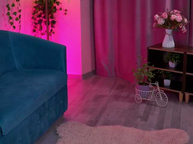 Entra en el chat con el modelo TheAyana TheAyana