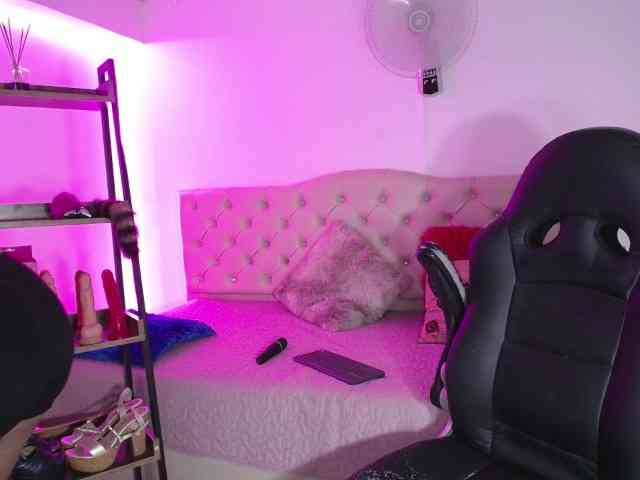 cristal-horny19 webcam
