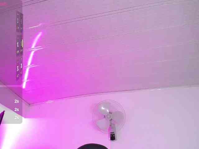 cristal-horny19 webcam