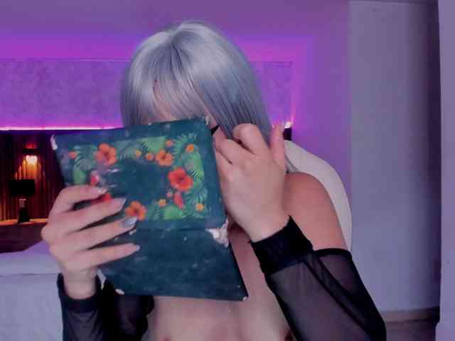 violet-thomas webcam