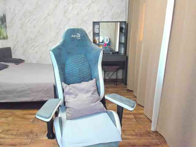 LolaLaLol webcam