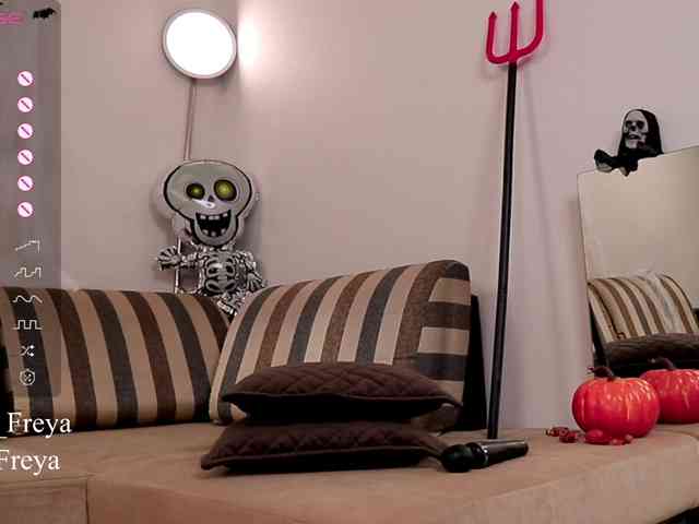 LustyFreya webcam