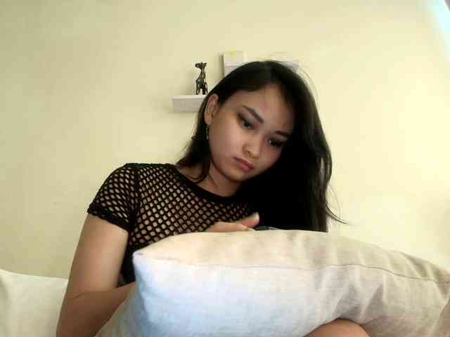 RozyElle webcam