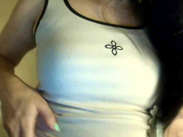 RozyElle webcam