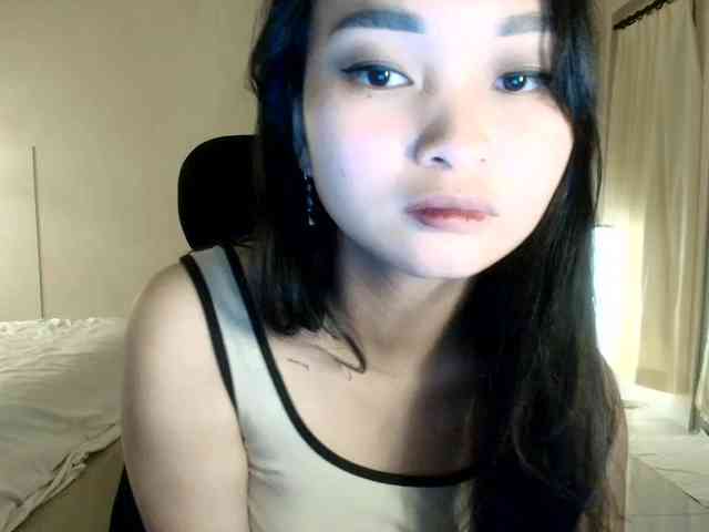 RozyElle webcam