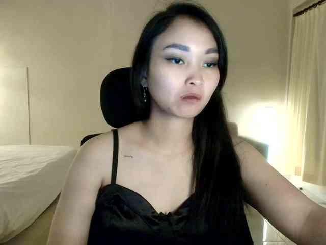 RozyElle webcam