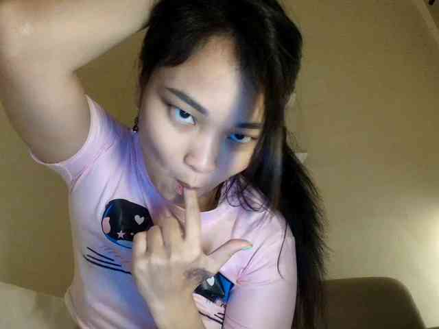 RozyElle webcam