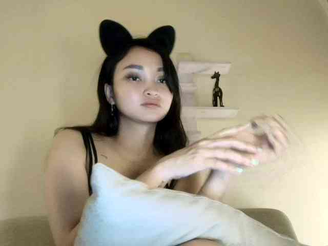 RozyElle webcam