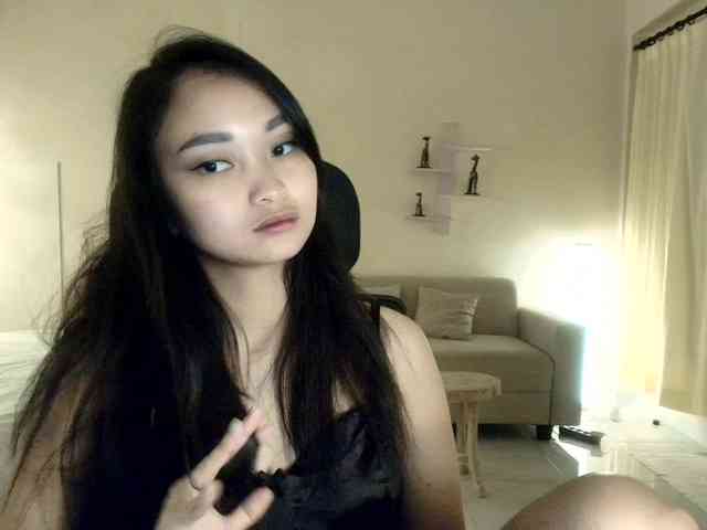 RozyElle webcam