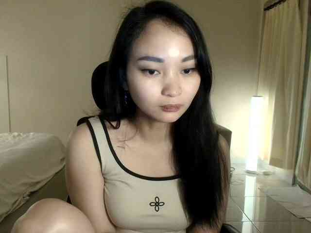 RozyElle webcam