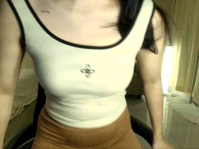 RozyElle webcam