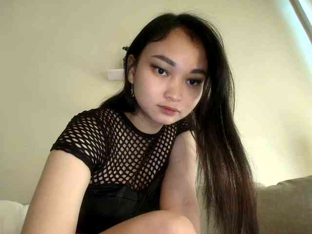 RozyElle webcam