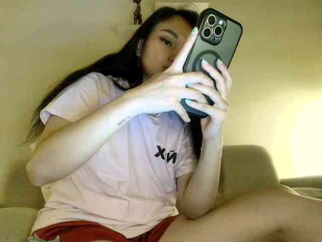 RozyElle webcam