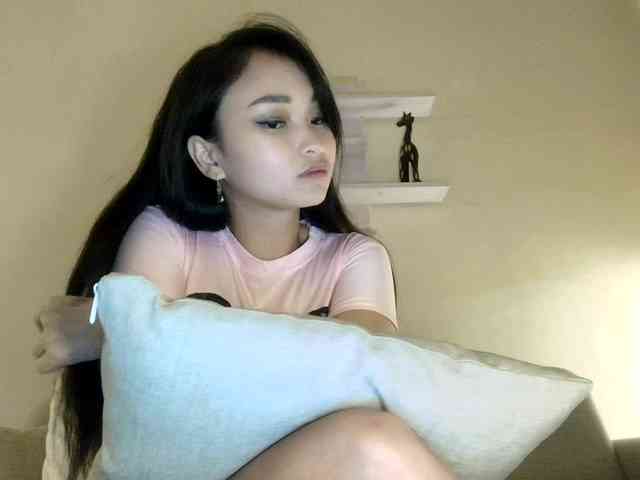 RozyElle webcam
