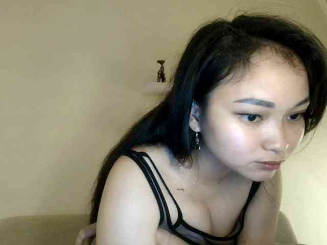 RozyElle webcam