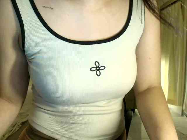 RozyElle webcam