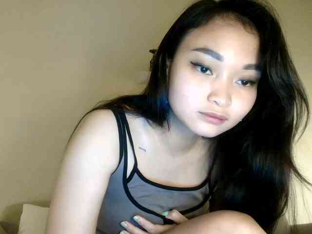 RozyElle webcam