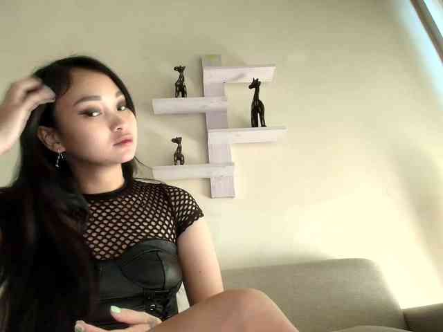 RozyElle webcam