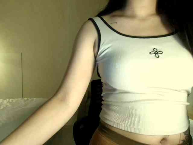 RozyElle webcam