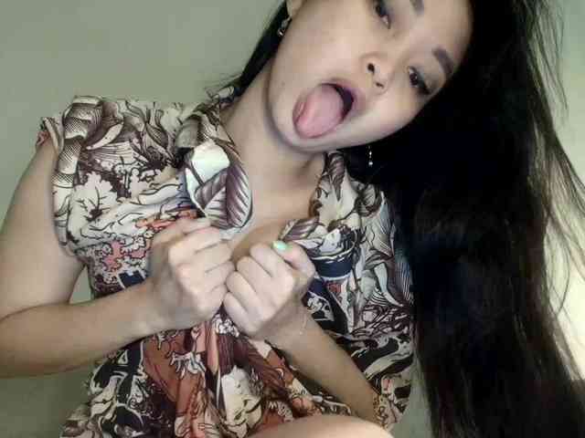 RozyElle webcam