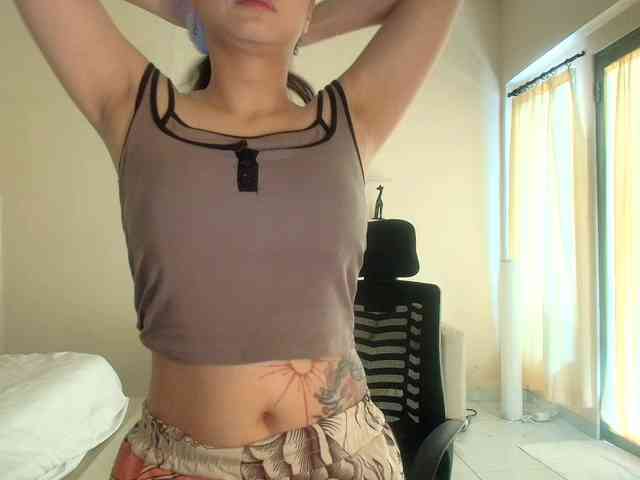 RozyElle webcam