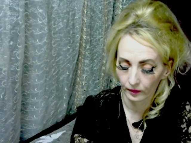 Рунетки: порно дрочит член натуральной грудью, секс чат бесплатно