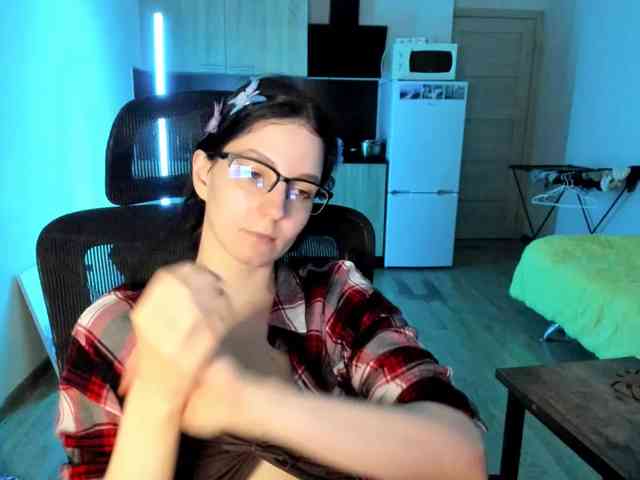 Victoria_Winters webcam