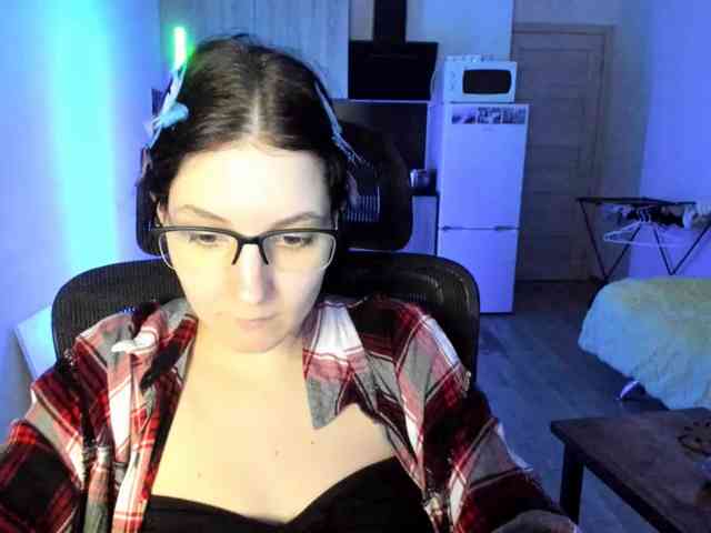 Victoria_Winters webcam