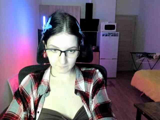 Victoria_Winters webcam