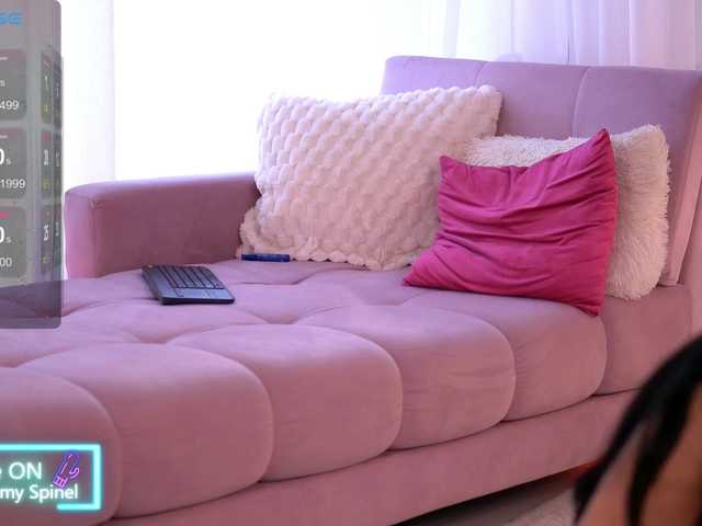 Vai a chattare su AnnaRhodes AnnaRhodes