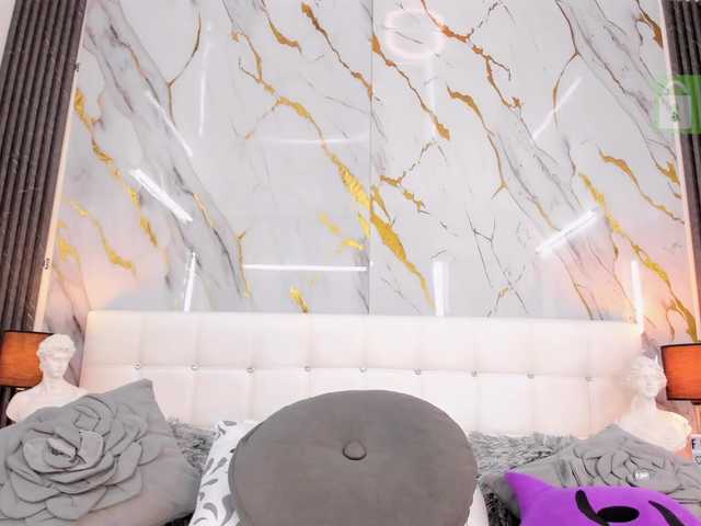 EmilyLeah webcam