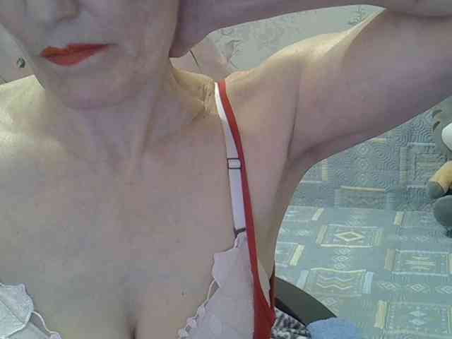 Red-Rose-777 webcam
